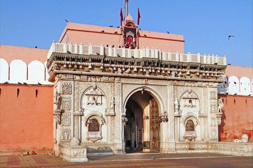 Bikaner Full Day Sightseeing with Junagarh Fort & Temples and Lunch