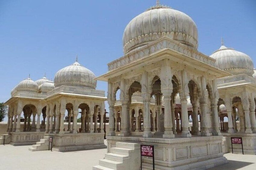 Bikaner Full Day Sightseeing with Junagarh Fort & Temples and Lunch