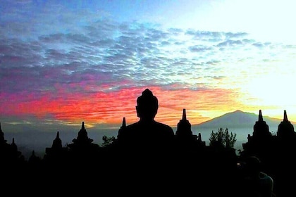 Punthuk Setumbu Sunrise and Borobudur Temple in Private Tour
