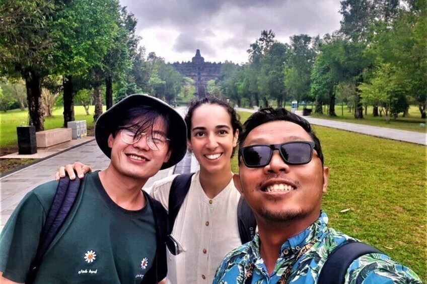 Punthuk Setumbu Sunrise and Borobudur Temple in Private Tour