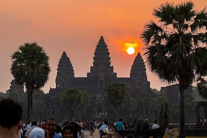 Siem Reap: Private Angkor Wat Sunrise & Tour Around Angkor Park