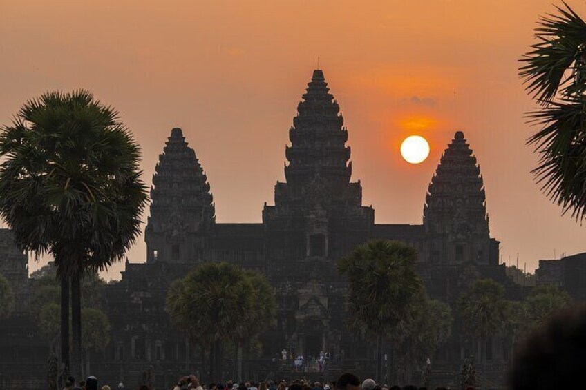 Angkor Wat Sunrise Private Guided Tour - Inclusive Breakfast 
