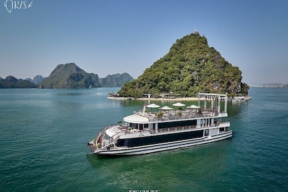Halong Full Day Luxury Cruise with Buffet Lunch, Jaccuzzi.