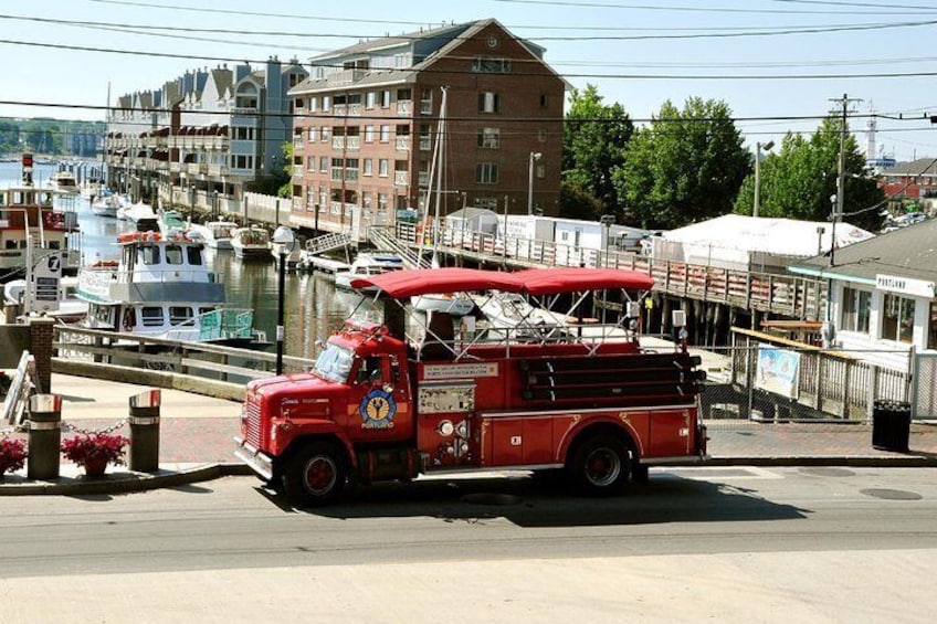Private Vintage Fire Truck Sightseeing Tour of Portland Maine (Min-2 pax)