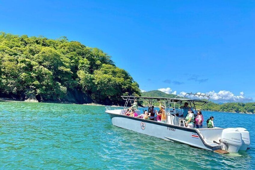 Private Isla Tortuga Full Day Tour from Puntarenas. 