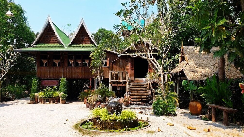 Show item 3 of 10. Highlights of Ratchaburi & Samut Songkhram provinces