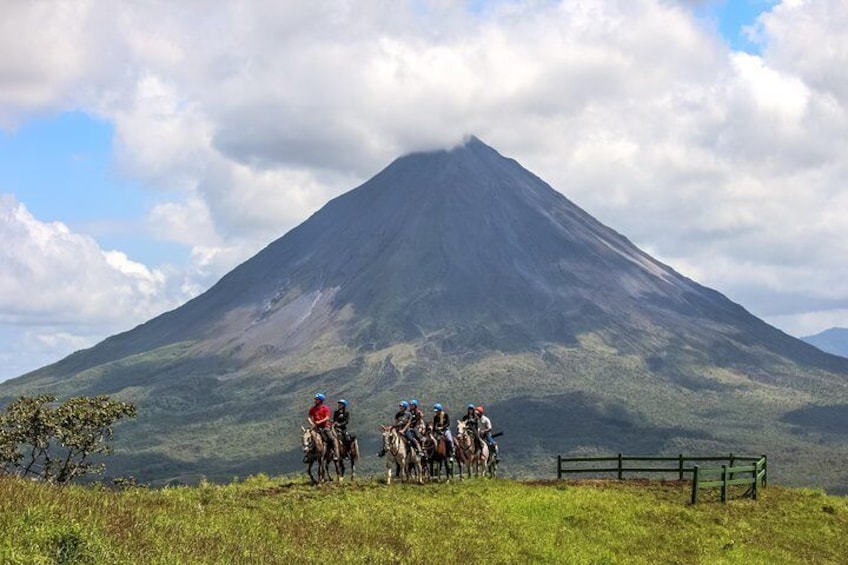 spectacular views of the Arenal Volcano
