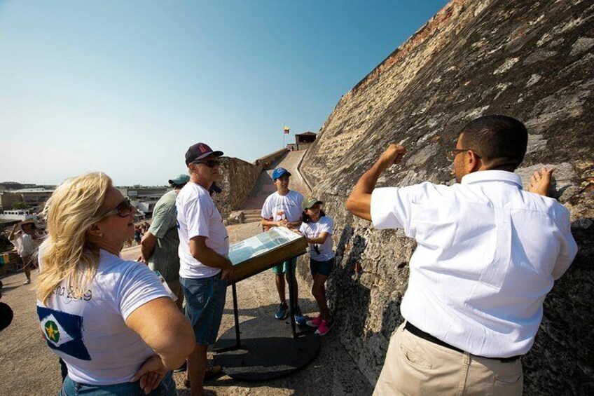 Guide on San felipe Castle