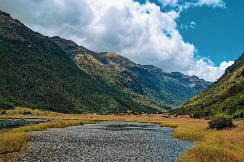 Lake Llaviucu