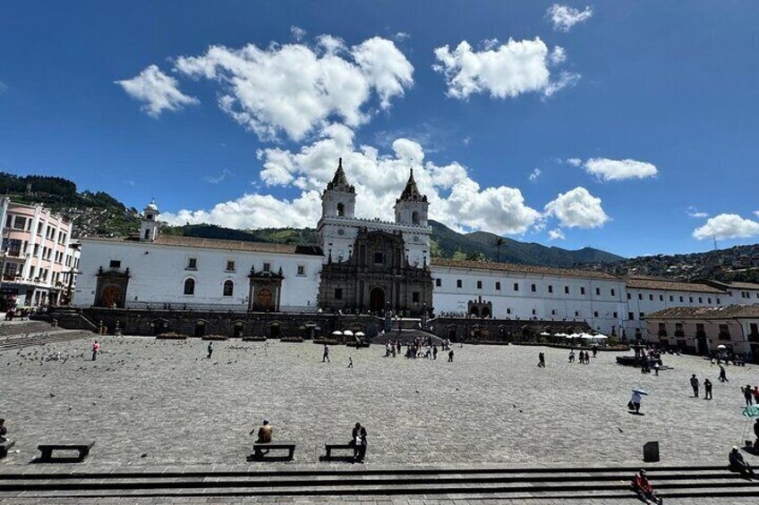 Private City Tour Quito & Middle Of The World