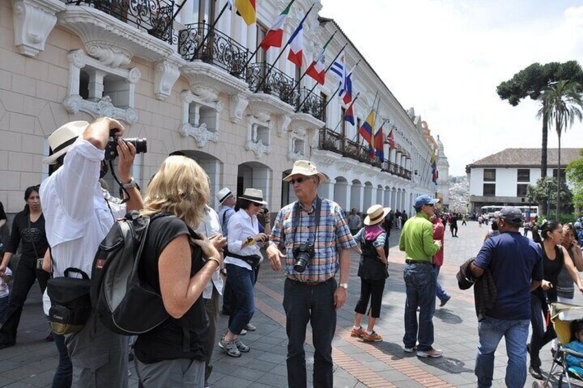 Private City Tour Quito & Middle Of The World