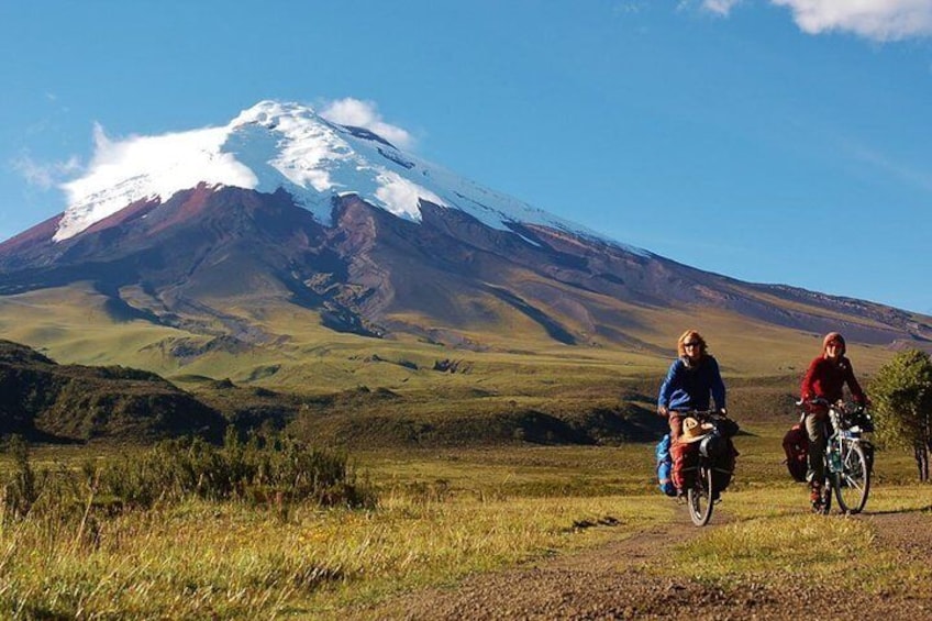 DAY 1: LIVE THE COTOPAXI ACTIVE VOLCANO