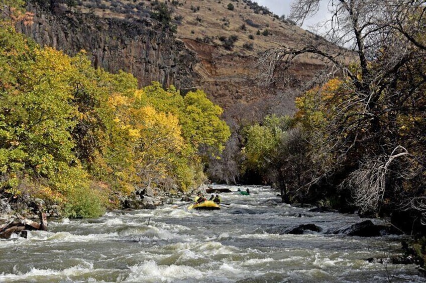 Rafting Kikacéki (Ward's) Canyon on the "New" Klamath.