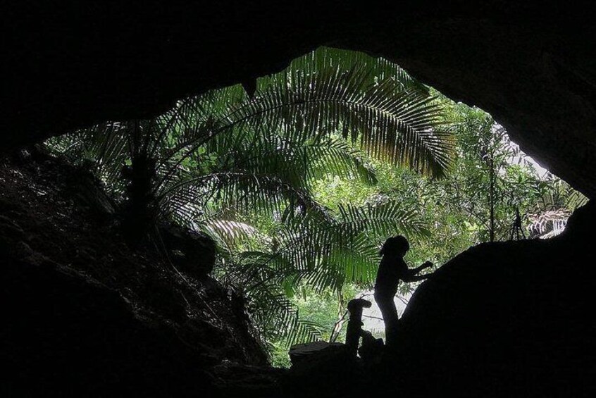 Private Tour: Trekking Kanchanaburi Forest to Tham Than Lod