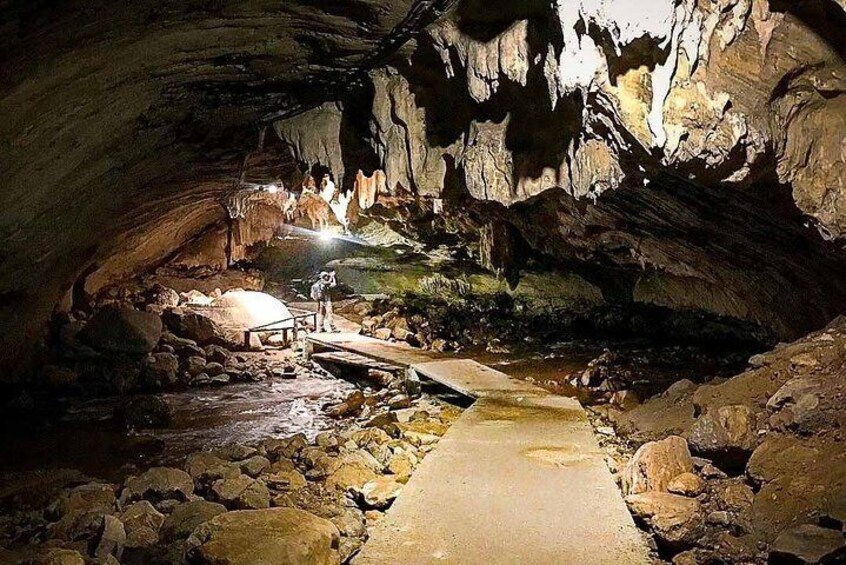 Private Tour: Trekking Kanchanaburi Forest to Tham Than Lod