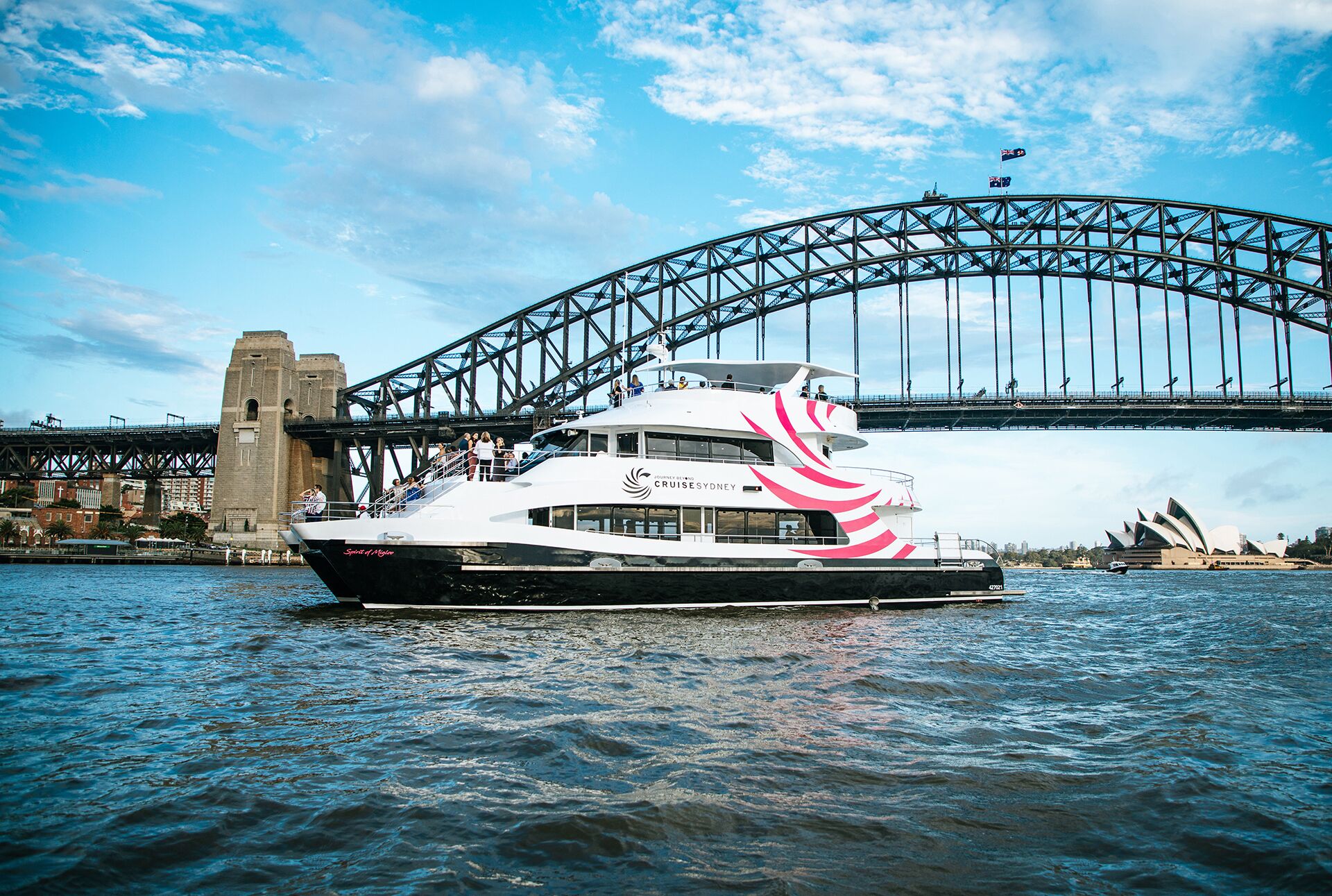 SYDNEY HARBOUR ALL-INCLUSIVE LUNCH CRUISE