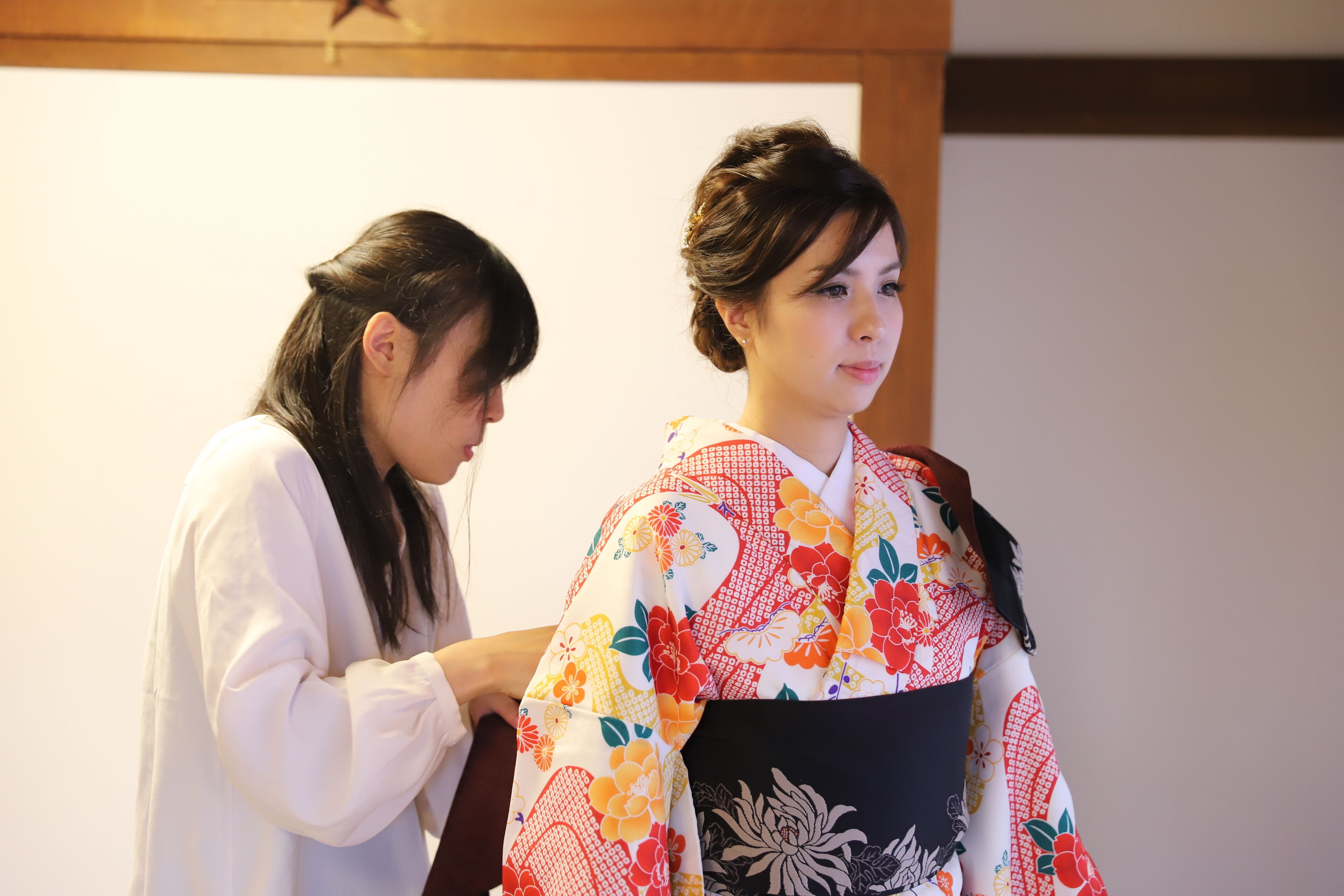 Yukata Kimono Photoshoot In An Traditional Building