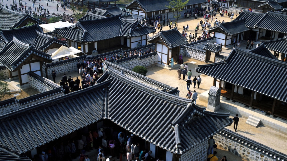 正在顯示第 2 張相片,共 5 張。 Korean Folk Village seen on the guided tour of filming locations of My Love from the Star in Gyeonggi-do