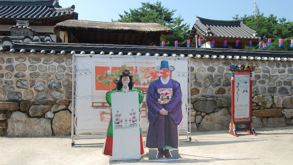 正在顯示第 4 張相片,共 5 張。 Signs on display at the filming locations of My Love from the Star in Gyeonggi-do