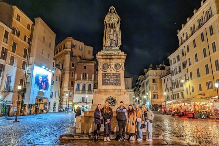 Campo de'Fiori is the best place in Rome to finish a ghost tour.