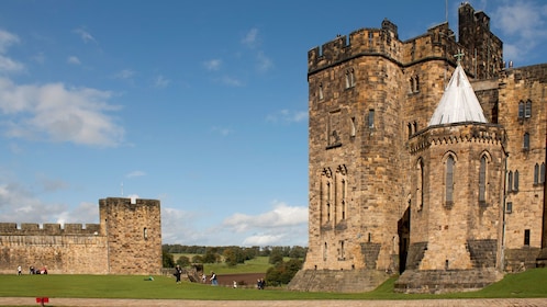 Alnwick Castle & Northumberland Coast