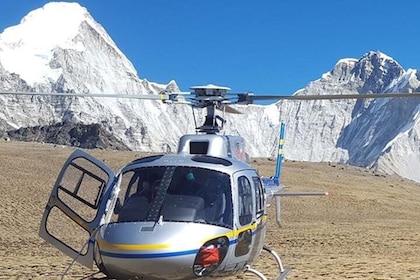 Everest Base Camp Helicopter Tour landing at Hotel Everest View