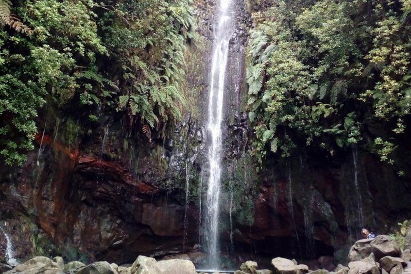 25 Fountains Lagoon and waterfall