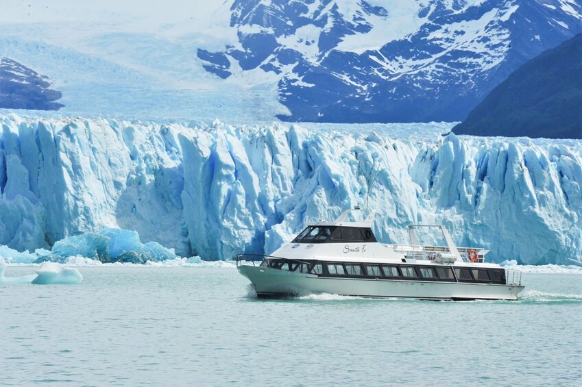 Unesco Jewels: The Famous Perito Moreno Glacier with navigation