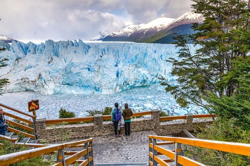 Unesco Jewels: The Famous Perito Moreno Glacier with navigation