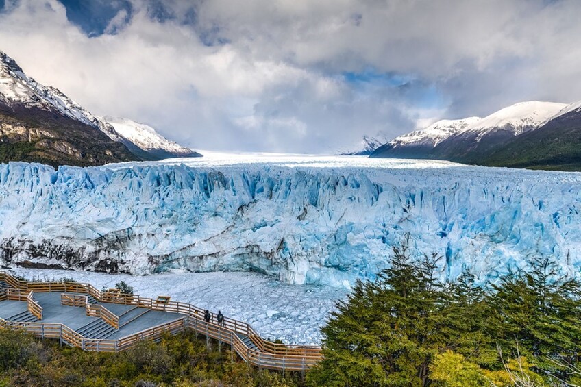 Unesco Jewels: The Famous Perito Moreno Glacier with navigation