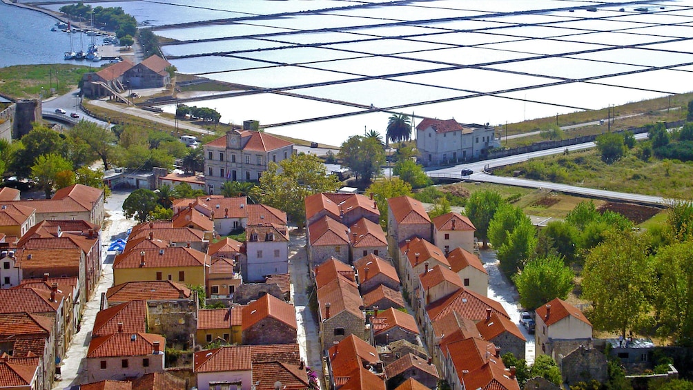 The agricultural grid of Ston