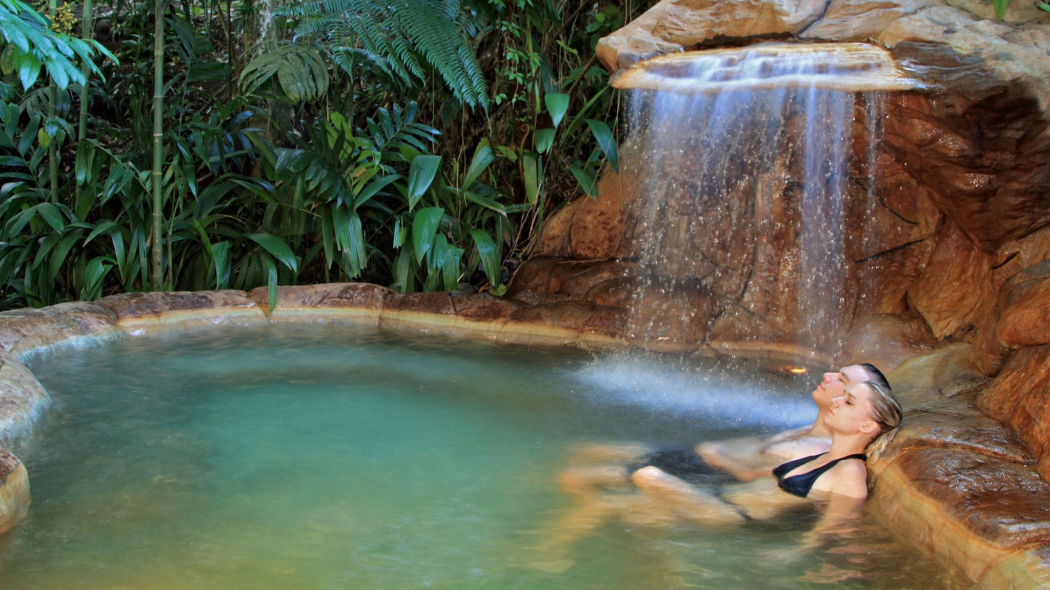 Hot spring men. Горячие источники вулкана Ареналь. Ainsworth hot Springs. Main hot Springs. Hot Spring Pool.