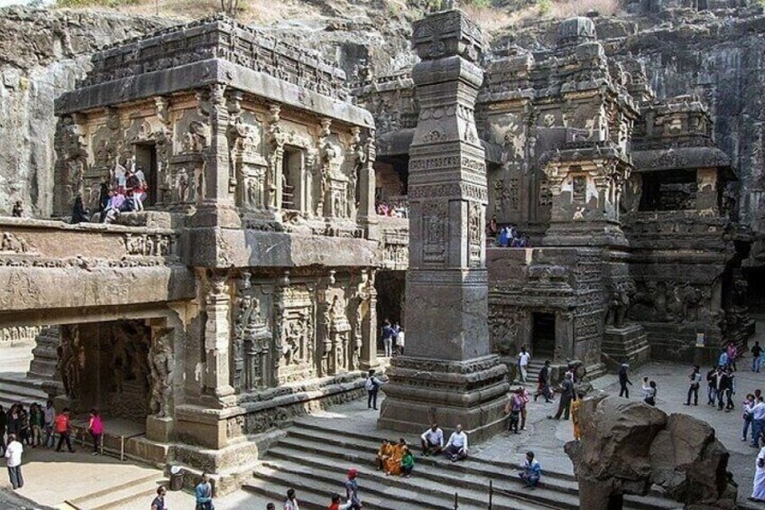 Aurangabad to Ellora, Grishneshwar Temple & Daulatabad Fort Sightseeing