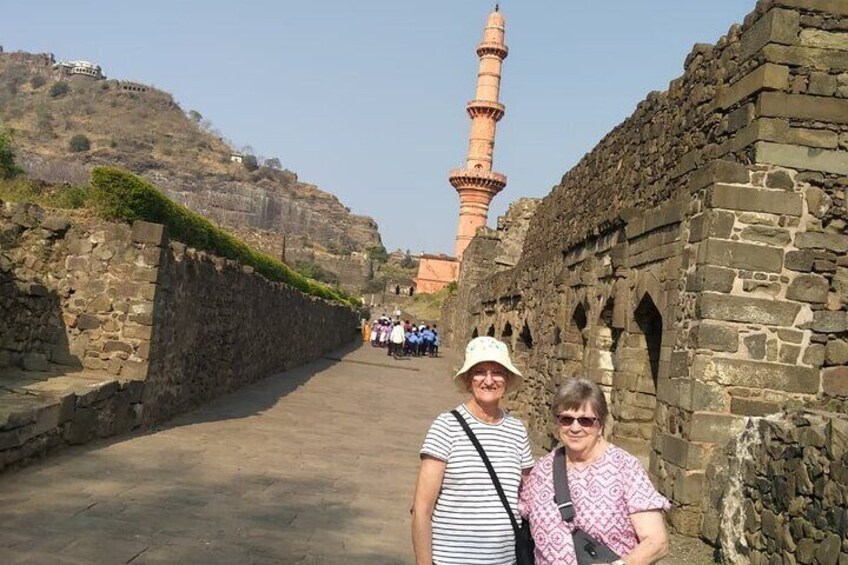 Ellora Caves & Daulatabad Fort Day Trip From Aurangabad