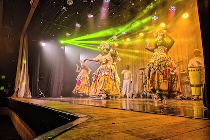 Espectáculo de Carnaval Tropical - Ritmos y Raíces Brasileñas
