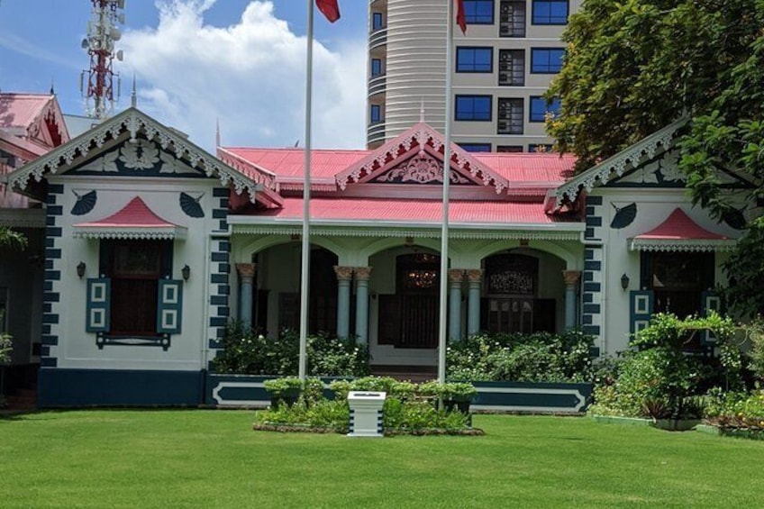 Male' guided walking tour - 3h