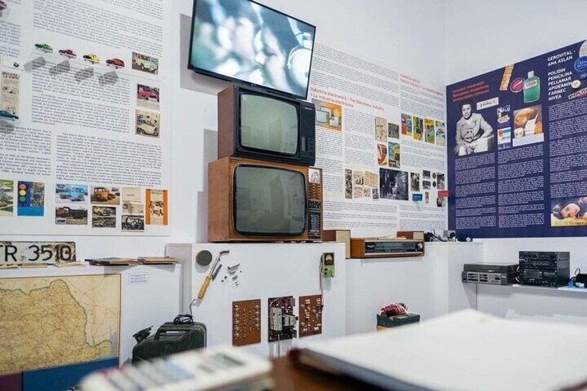 Communist Bucharest - Flavors & Stories (tour, museum & snack)