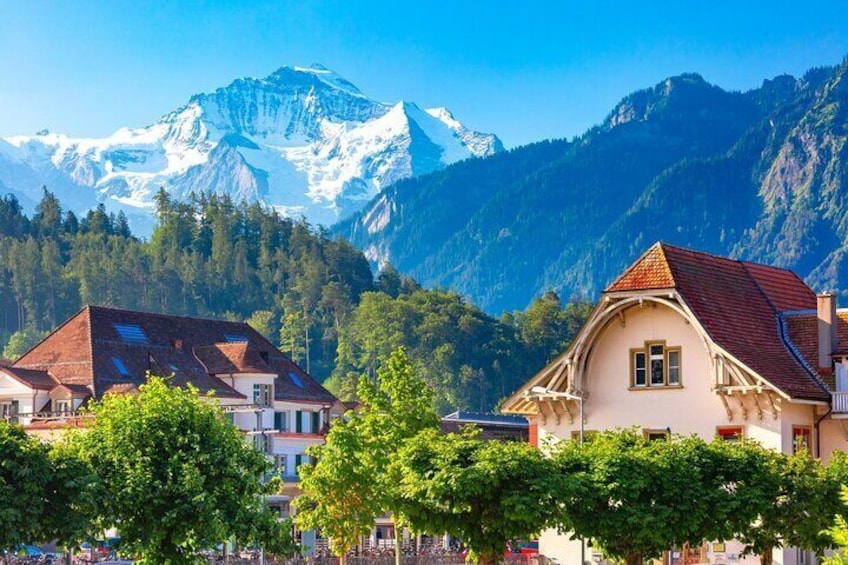 Exclusive Private Guided Tour through the History of Interlaken with a Local
