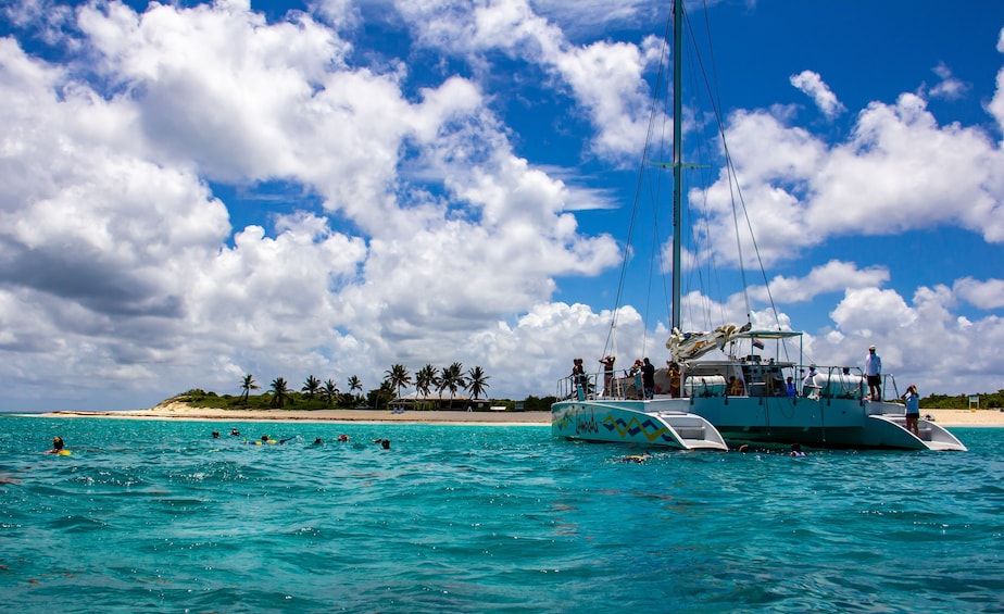 Lambada Sail to Anguilla & Prickly Pear Island