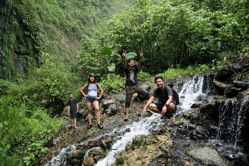 Trekking to invinity pool - @smartway.id
