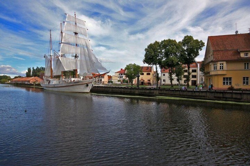 Private Walking Tour of Klaipeda + Amber Queen Museum