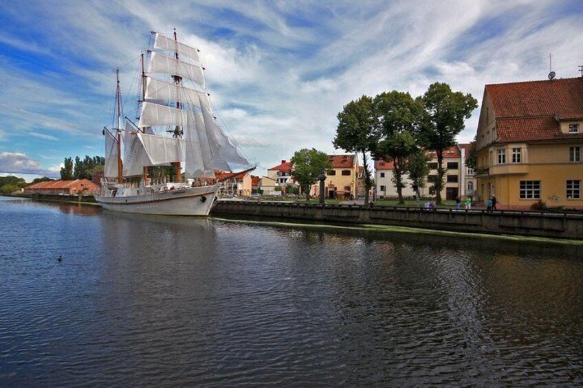 Full-Day Private Walking Tour of Klaipeda Old Town and Visit to Palanga