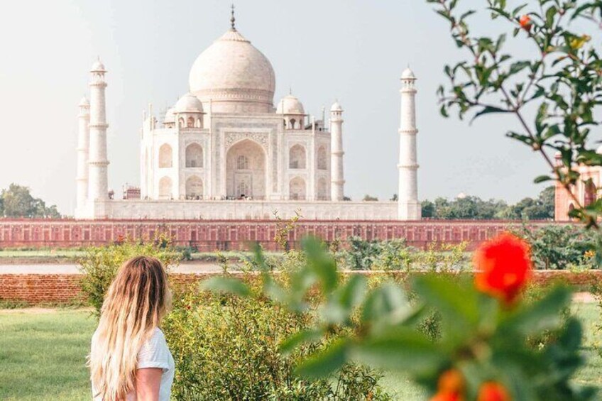 From Agra: Skip-The-Line Sunrise Taj Mahal Tour with Multi-Option