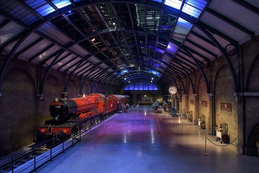 Warner Bros. Studio Tour - The Making of Harry Potter from Central London