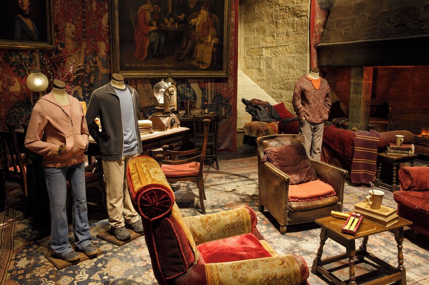 Warner Bros. Studio Tour - The Making of Harry Potter from Central London