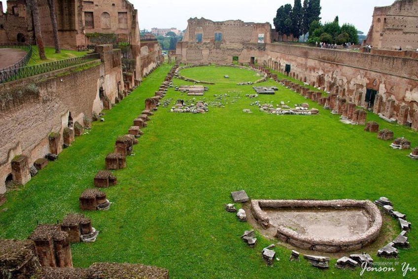 Colosseum Dungeons Tour with Roman Forum and Cesar's Palace Special Access