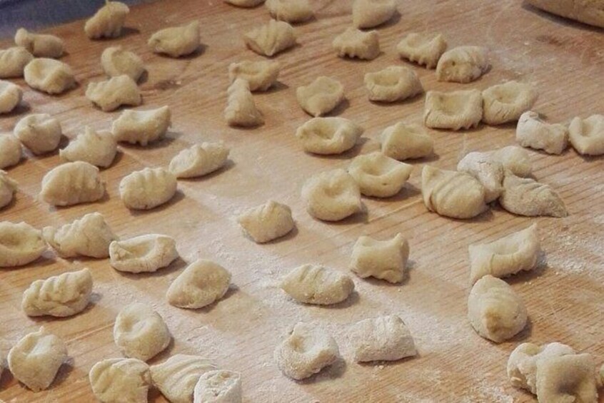 Show item 3 of 17. Pasta & Basta