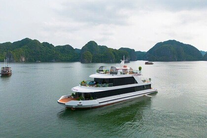 Cat Ba Island: Full-day Tour Lan Ha Bay with Luxury Cruise