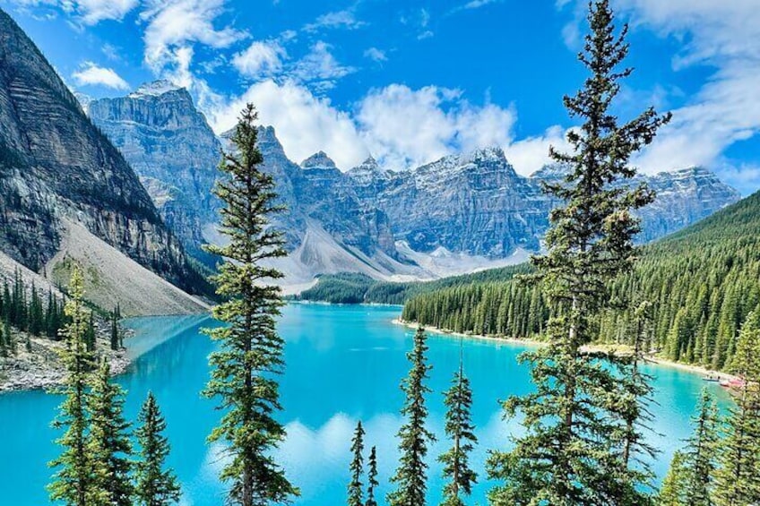 Day Trip to Lake Louise, Moraine Lake, Emerald Lake from Banff