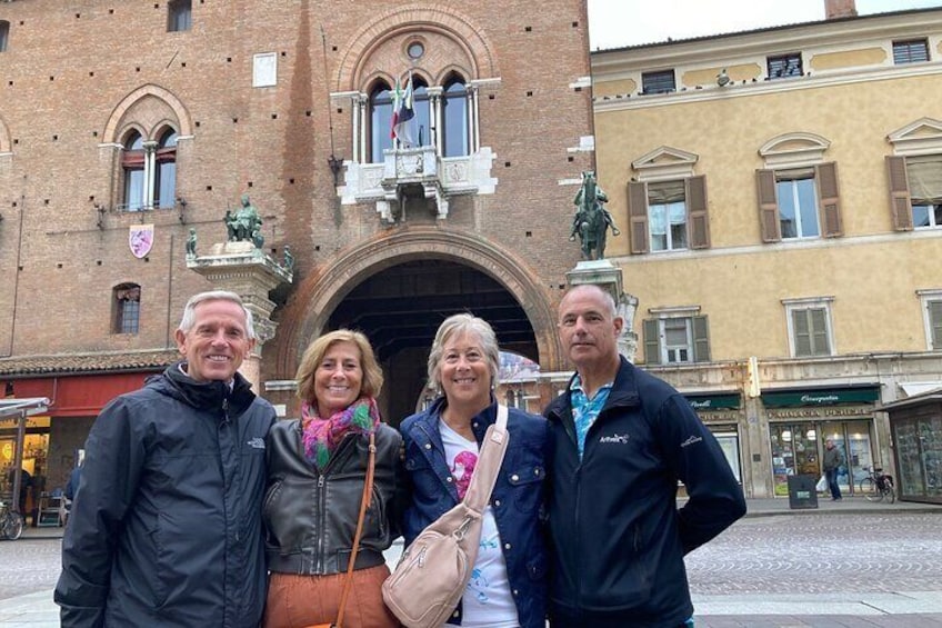 Private Ferrara Tour of City Highlights by Night